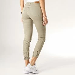 Meilleure vente 👏 Pantalon Cargo Femme Missouri Vert Kaki de Only ⭐ -Promos Only Boutique only 167953 15170889 OIL GREEN 20190125T151328 05