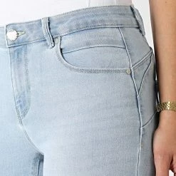 Meilleur prix 🔔 Jean Skinny Femme Daisy Life Bleu Wash de Only 🤩 -Promos Only Boutique only 260532 15223100 LIGHT BLUE DENIM 20210409T145928 02