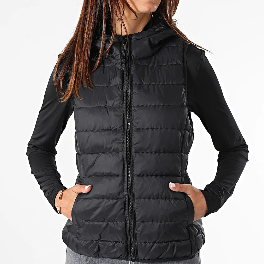 Top 10 ✔️ Doudoune Capuche Femme Sans Manches Newtahoe Noir de Only ✨ 3 Top 10 ✔️ Doudoune Capuche Femme Sans Manches Newtahoe Noir de Only ✨ – Image 3