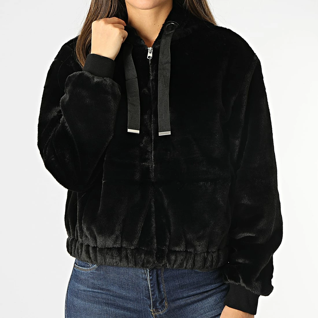 Vente flash 👍 Veste Zippée Capuche Femme Crop Edwina Noir de Only ❤️ 1 Vente flash 👍 Veste Zippée Capuche Femme Crop Edwina Noir de Only ❤️