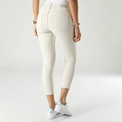 De gros 🥰 Jean Skinny Femme Blush Life Beige de Only ⭐ -Promos Only Boutique only 294253 15218655 ECRU 20211222T091720 04