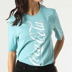 Tout neuf ✨ Tee 👕 Shirt Femme Coca Cola Life Bleu Turquoise de Only 💯 -Promos Only Boutique only 295237 15250989 DUSTY TURQUOISE BIG FRONT 20211222T093335 03