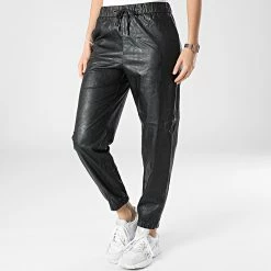 Tout neuf 👍 Pantalon Jogging Femme Mady Noir de Only 😀