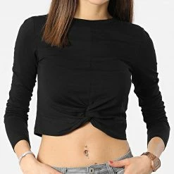 Offres ⭐ Tee 👕 Shirt Manches Longues Femme Crop Linka Noir de Only ⭐