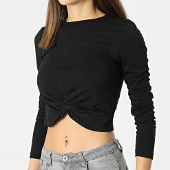 Offres ⭐ Tee 👕 Shirt Manches Longues Femme Crop Linka Noir de Only ⭐ -Promos Only Boutique only 299214 15253791 BLACK 20220128T155433 03