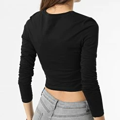 Offres ⭐ Tee 👕 Shirt Manches Longues Femme Crop Linka Noir de Only ⭐ -Promos Only Boutique only 299214 15253791 BLACK 20220128T155434 04