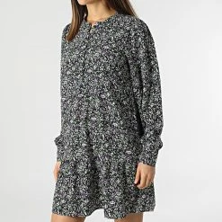 Top 10 ⌛ Robe Manches Longues Femme Piper Noir Vert Floral de Only ✔️ 6 Top 10 ⌛ Robe Manches Longues Femme Piper Noir Vert Floral de Only ✔️ -Promos Only Boutique only 300332 15247367 BLACK WHITE LI 20220201T162019 03