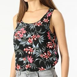 Tout neuf 🤩 Top Femme Top Noir Floral de Only 🥰 -Promos Only Boutique only 301425 15248540 BLACK DREAM JUNG 20220201T164011 03