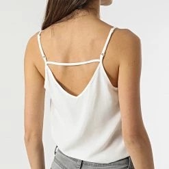 Nouveau ⌛ Top Femme Paris Blanc de Only 🎉 7 Nouveau ⌛ Top Femme Paris Blanc de Only 🎉 -Promos Only Boutique only 301463 15248535 CLOUD DANCER 20220202T160012 04