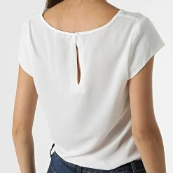 Sortie 💯 Top Femme Nova Lux Blanc de Only 🤩 7 Sortie 💯 Top Femme Nova Lux Blanc de Only 🤩 -Promos Only Boutique only 309563 15222170 CLOUD DANCER 20220329T153132 04