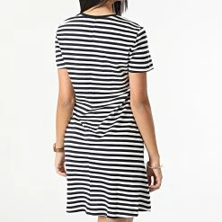 Top 10 ⌛ Robe Tee 👚 Shirt Femme Pocket Stripe Bleu Marine Blanc de Only 🥰 -Promos Only Boutique only 313566 15252604 NIGHT SKY CLOUD DANCER 20220412T144006 04