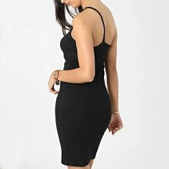 Meilleur prix ✨ Robe Femme Lea Noir de Only ✔️ -Promos Only Boutique only 315772 15257778 BLACK 20220429T162754 04