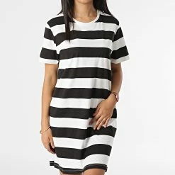 Offres 🎉 Robe Tee 👕 Shirt Femme June Stripe Noir Blanc de Only ✨