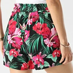 Vente flash ⌛ Short Femme Linda Noir Floral de Only ✔️ -Promos Only Boutique only 315792 15255595 BLACK EXOTIC JUN 20220506T102152 04