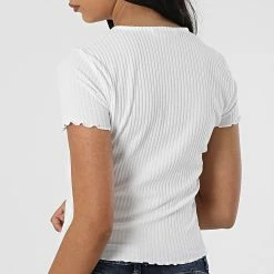 Sortie 👍 Tee 👕 Shirt Femme Emma Blanc de Only 🤩 7 Sortie 👍 Tee 👕 Shirt Femme Emma Blanc de Only 🤩 -Promos Only Boutique only 315796 15201206 WHITE 20220429T160332 04