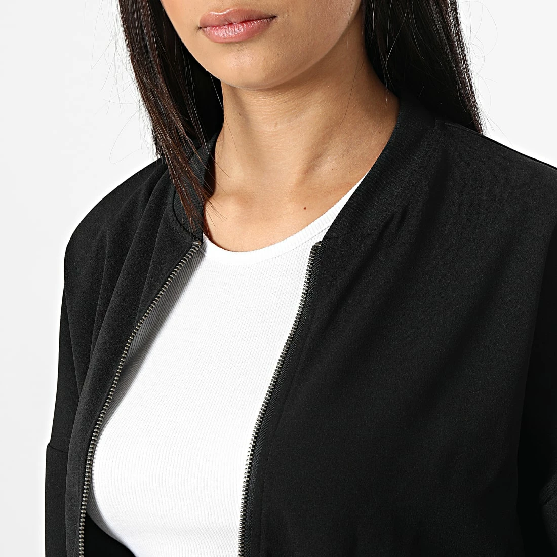 Nouveau 🌟 Veste Zippée Crop Femme Anja Noir de Only 🎉 2 Nouveau 🌟 Veste Zippée Crop Femme Anja Noir de Only 🎉 – Image 2