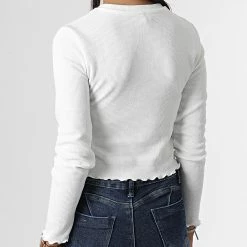 Vente flash 👏 Tee 👕 Shirt Manches Longues Crop Femme Kitty Blanc de Only ❤️ -Promos Only Boutique only 333653 15210610 CLOUD DANCER 20220901T154529 04