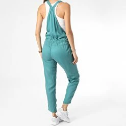 Remise đ Salopette Femme Amira Turquoise de Only â 7 Remise đ Salopette Femme Amira Turquoise de Only â -Promos Only Boutique only 334453 15232323 DEEP JUNGLE 20220912T161404 04