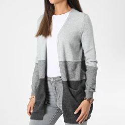 Les meilleures critiques de 🔥 Cardigan Femme Queen Gris Chiné de Only ✔️ -Promos Only Boutique only 335369 15158746 LIGHT GREY MEL W MGM DGM 20220928T154516 03