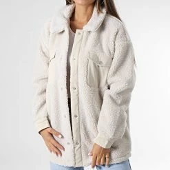 Meilleur prix 👏 Veste Polaire Femme Tanja Beige de Only 🤩 6 Meilleur prix 👏 Veste Polaire Femme Tanja Beige de Only 🤩 -Promos Only Boutique only 336239 15260052 PUMICE STONE 20220920T160125 03