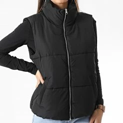 Les meilleures critiques de 👍 Doudoune Sans Manches Femme New Erica Noir de Only 🌟 -Promos Only Boutique only 337172 15234210 BLACK SILVER ZIP 20221010T123720 03