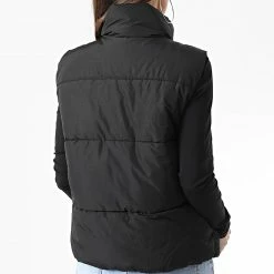 Les meilleures critiques de 👍 Doudoune Sans Manches Femme New Erica Noir de Only 🌟 -Promos Only Boutique only 337172 15234210 BLACK SILVER ZIP 20221010T123721 04