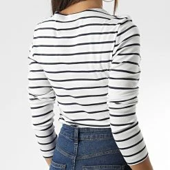 De gros 🔔 Tee 👚 Shirt Femme A Rayures 15273195 Blanc Bleu Marine de Only 💯 7 De gros 🔔 Tee 👚 Shirt Femme A Rayures 15273195 Blanc Bleu Marine de Only 💯 -Promos Only Boutique only 338227 15273195 INDIA INK CLOUD DANC 20221010T152343 04