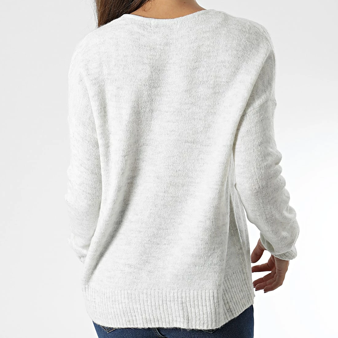 Sortie 🧨 Pull Femme Col V 15207823 Gris Clair de Only ✔️ 4 Sortie 🧨 Pull Femme Col V 15207823 Gris Clair de Only ✔️ – Image 4