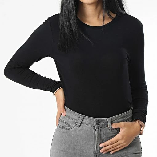 Acheter 🌟 Tee 👚 Shirt Manches Longues Femme Sandy Noir de Only 🥰 -Promos Only Boutique only 342028 15272092 BLACK 20221103T112148 01