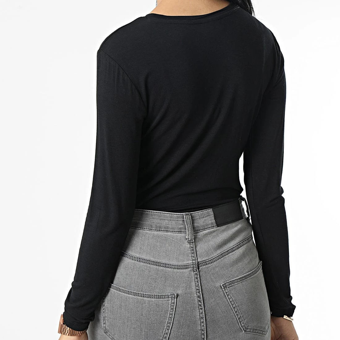 Acheter 🌟 Tee 👚 Shirt Manches Longues Femme Sandy Noir de Only 🥰 4 Acheter 🌟 Tee 👚 Shirt Manches Longues Femme Sandy Noir de Only 🥰 – Image 4