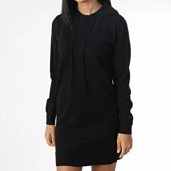 Acheter 💯 Robe Pull Femme Capuche Mischa Noir de Only ❤️ -Promos Only Boutique only 344379 15232879 BLACK 20221103T113404 03
